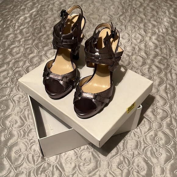 Heels - Picture 2 of 5